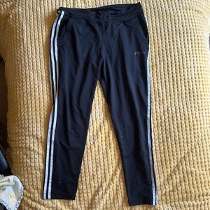 addias size medium women’s sweatpants
